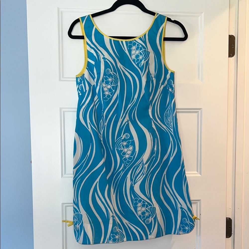 Vintage Lilly Pulitzer Blue and Yellow catfish Wave Pattern Dress size 8
